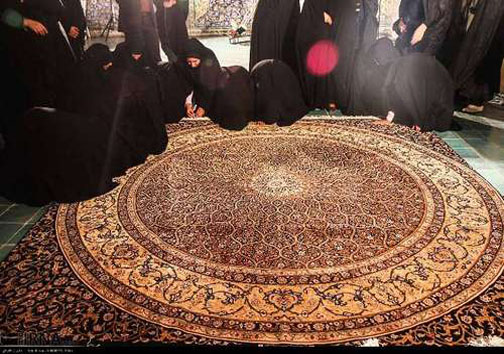 مراسم بدرقه فرش حرم حضرت زینب (س) + تصاویر
