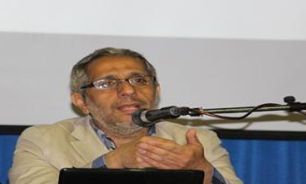 مداحان برای انتخاب یک شعر خوب باید 40 نکته را رعایت کنند/منویات رهبری در جمع مداحان باب های تازه ای باز کرد