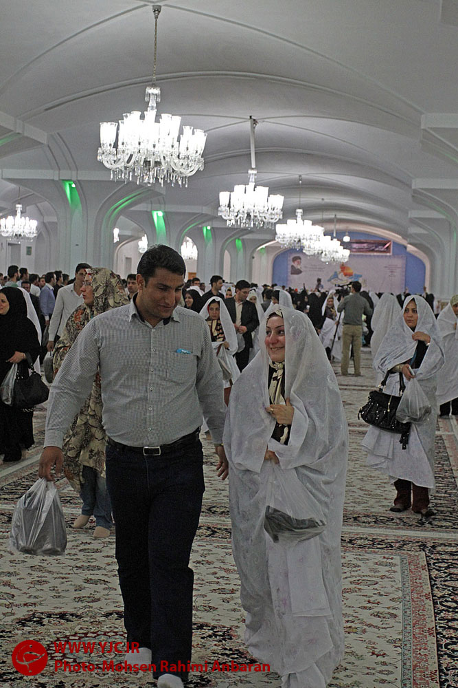 جشن ازدواج دانشجویی در حرم امام رضا علیه السلام + تصاویر