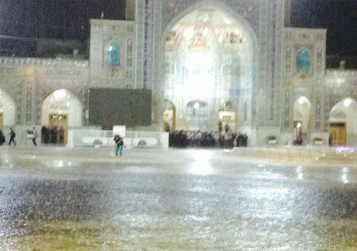 آب&zwnj;گرفتگی اطراف ضریح امام رضا(ع)+ عکس