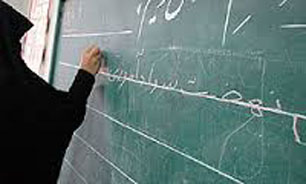 اهدای ۷ میلیون ریال به دانش آموزانی که پدر یا مادر بی‌سواد خود را با سواد نمایند