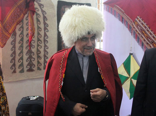 جنتی در لباس ترکمن