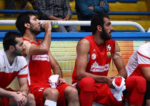 نبرد زیر حلقه در آزادی به نفع 