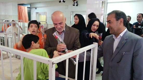 فرشتگان ایران به دنبال زندگی بدون درد می&zwnj;گردند/ در مهمانی دختران معلول با رئیس بانک سرمایه چه گذشت؟ + تصاویر