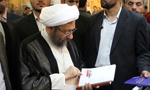 آیت&zwnj;الله آملی لاریجانی از نمایشگاه کتاب تهران بازدید کرد
