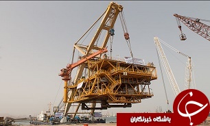 سکوی فرآورشی لایه نفتی پارس جنوبی در موقعیت خود نصب شد