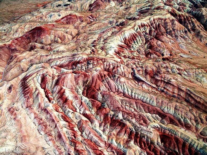 کویری پر از رنگ&zwnj;های گوناگون + تصاویر
