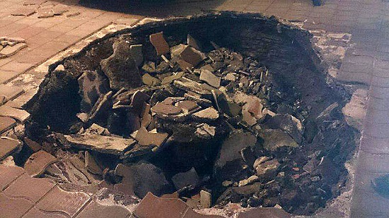 حادثه وحشتناک حین پارک خودرو در پارکینگ