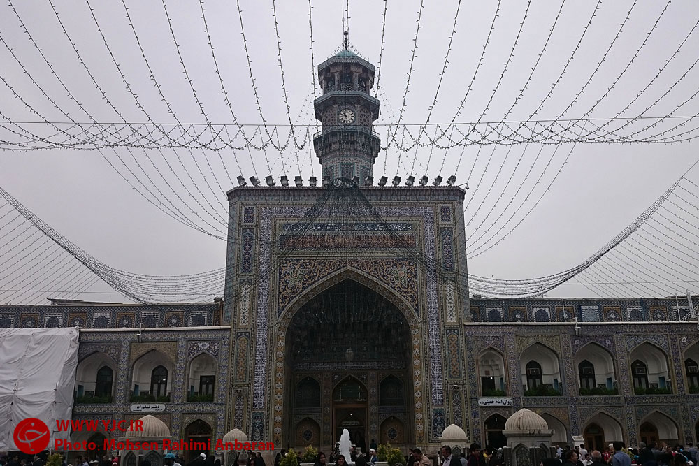 آماده سازی حرم رضوی در آستانه عید مبعث + تصاویر