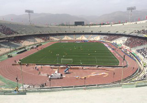 نمایی از ورزشگاه آزادی قبل از دربی