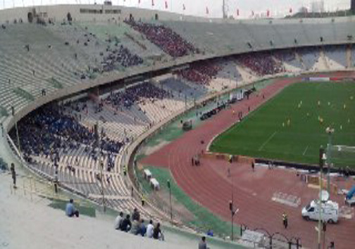 نمایی از ورزشگاه آزادی قبل از دربی
