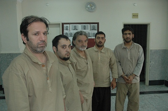 شکارچیان توریست&zwnj;ها و بازرگانان خارجی دستگیر شدند/ مالباختگان به پلیس آگاهی مراجه کنند