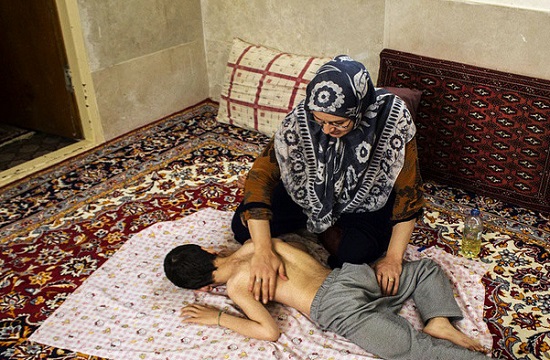 کلکسیون درد؛ دقایقی غم&zwnj;انگیز با یک کودک مبتلا به فلج مغزی + تصاویر