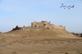 تپه باستانی و قلعه بمپور در معرض نابودی است