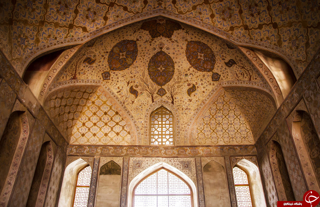 تصویری از معماری و تزیینات بی نظیر کاخ عالی قاپو