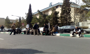 میدان درکه پاتوق کارگران فصلی