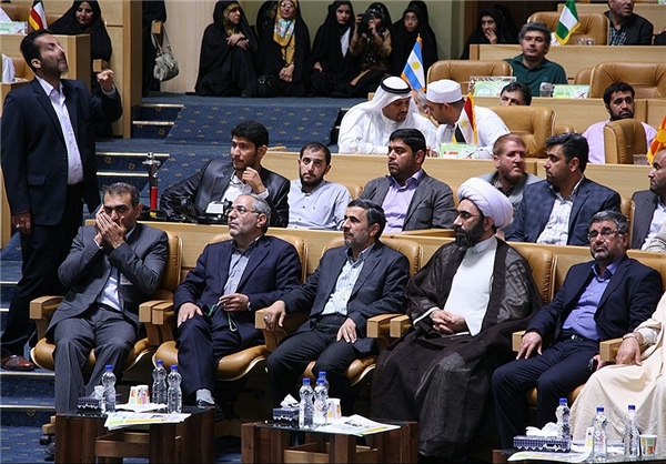 حضور احمدی نژاد در مسابقات بین المللی قرآن + عکس