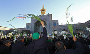گلباران حرم مطهر رضوی در شب میلاد حضرت جوادالائمه(ع)
