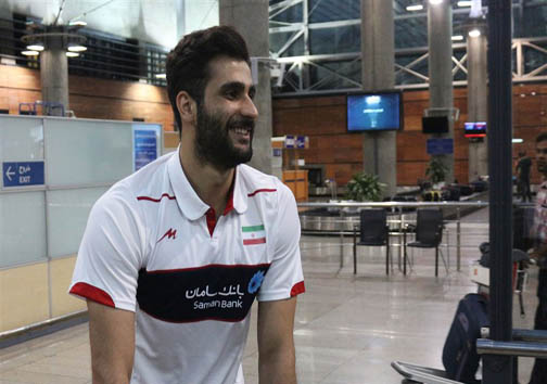 زیر 23 ساله&zwnj;ها با جام به ایران آمدند