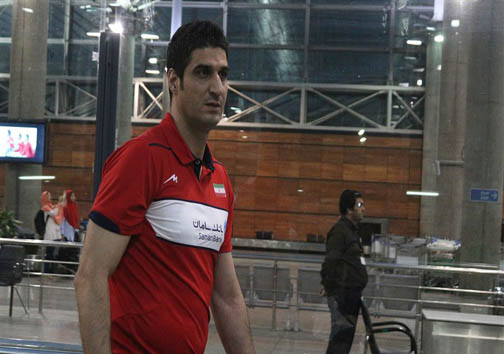زیر 23 ساله&zwnj;ها با جام به ایران آمدند