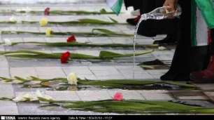 عطرافشانی و غبارروبی مزار شهدای بخش کتیج در جنوب سیستان وبلوچستان
