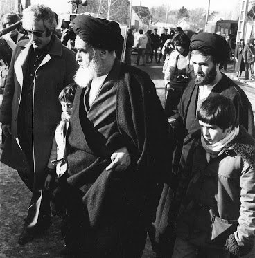 تصاویر حضور معمار انقلاب در خارج از کشور