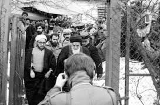 تصاویر حضور معمار انقلاب در خارج از کشور