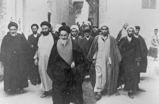 تصاویر حضور معمار انقلاب در خارج از کشور