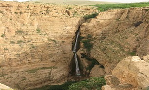 خنکای نسیم آبشار پیران در دل گرمای تابستان