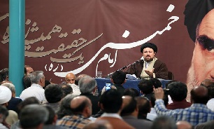 انقلاب اسلامی یکی از وظایف خود را مقابله با فاصله طبقاتی و استضعاف می‌دانست