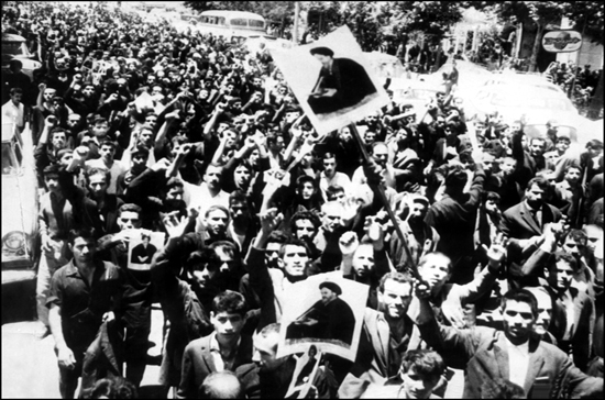 قیام 15 خرداد تداوم مسیر نهضت خونین سید&zwnj;الشهدا/دستاوردها و پیامدهای قیام خونین 15خرداد