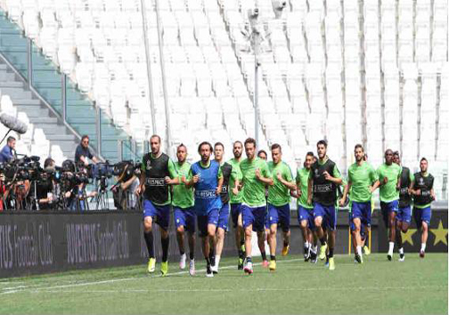 درب&zwnj;های استادیوم یوونتوس بر روی خبرنگاران باز شد+عکس