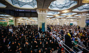 یک تار موی رهبر را با دنیا عوض نمی&zwnj;کنم/ از زیارت حرم امام و حضور در این مراسم معجزه دیده&zwnj;ام