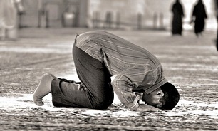 چرا هر رکعت نماز دو سجده دارد؟