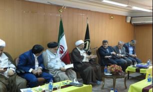 مداحان یادآوران ذکر خدا هستند/ نباید آب به آسیاب دشمن بریزیم