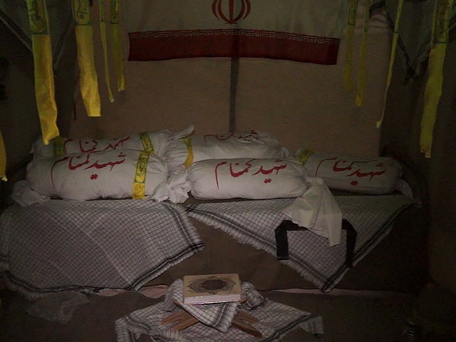 175 غواص با دستان بسته