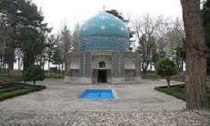 مقبره این قاری معروف در سر پل ذهاب قرار دارد