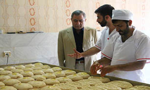 نان مرغوب برسر سفره روزه داران مازندرانی