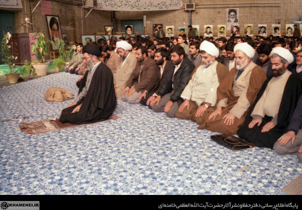 رهبر انقلاب در دانشگاه علم و صنعت سال ۶۷+تصاویر