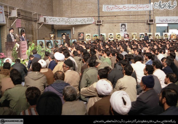 رهبر انقلاب در دانشگاه علم و صنعت سال ۶۷+تصاویر