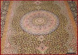 رونمایی از فرش دستباف ابریشم کاملا ایرانی در قم