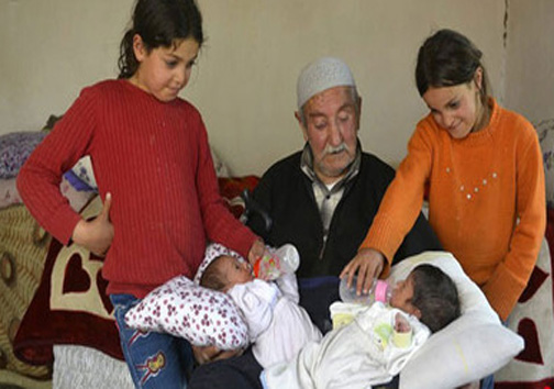 پیرمرد ترکیه ای صاحب دوقلو شد + عکس