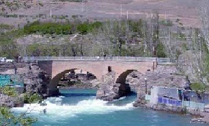پیشرفت 30 درصدی مرمت پل تاریخی زمانخان