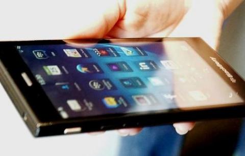 BlackBerry سیستم عامل خود را تغییر داد