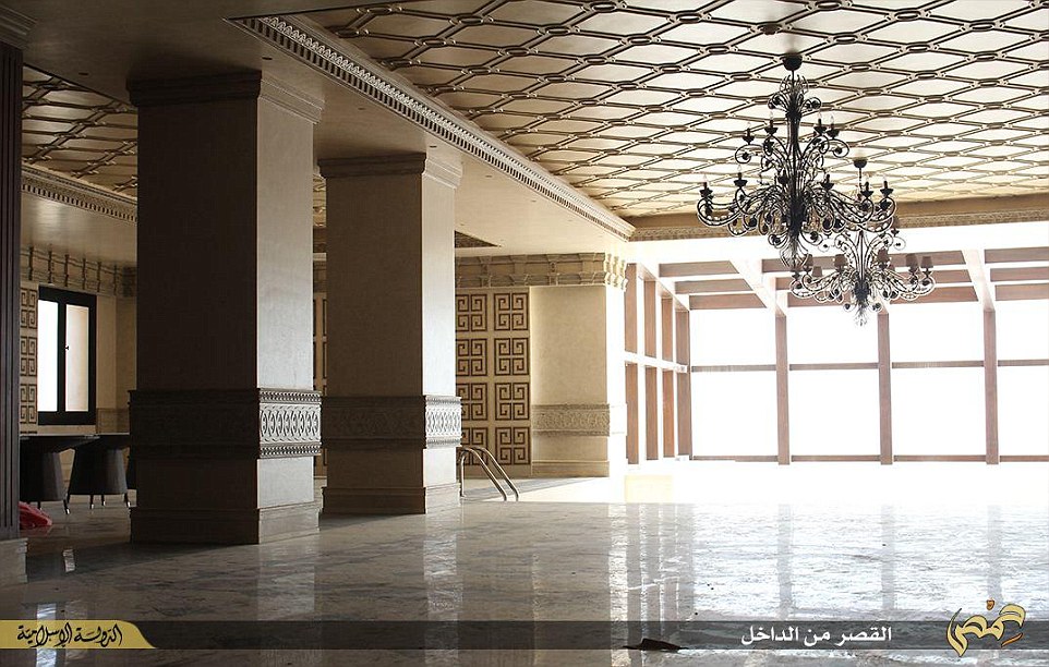 کاخ داعش در تدمر + تصاویر