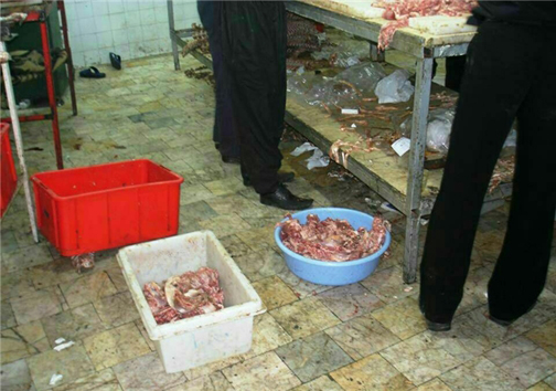 2000کیلو گوشت سگی که تبدیل به سوسیس شد؟ +عکس