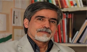 انتقاد پورنجاتی از نصب تندیس روحانی در زادگاهش
