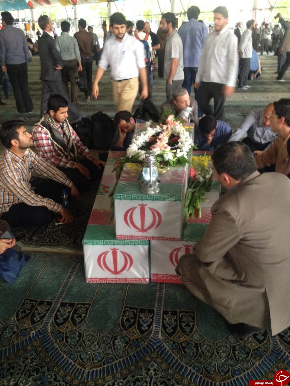 وداع دانشجویان با شهدای غواص گمنام + عکس