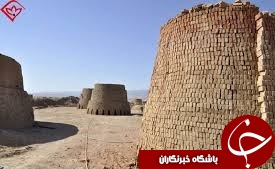 آوار آجر بروی جوان