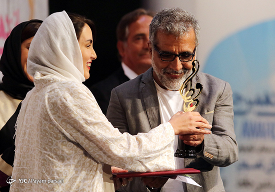 چهره هایی شاخص و جوایزی که تقدیم شد!/ برگزیدگانی که خودشان هم تعجب کردند!